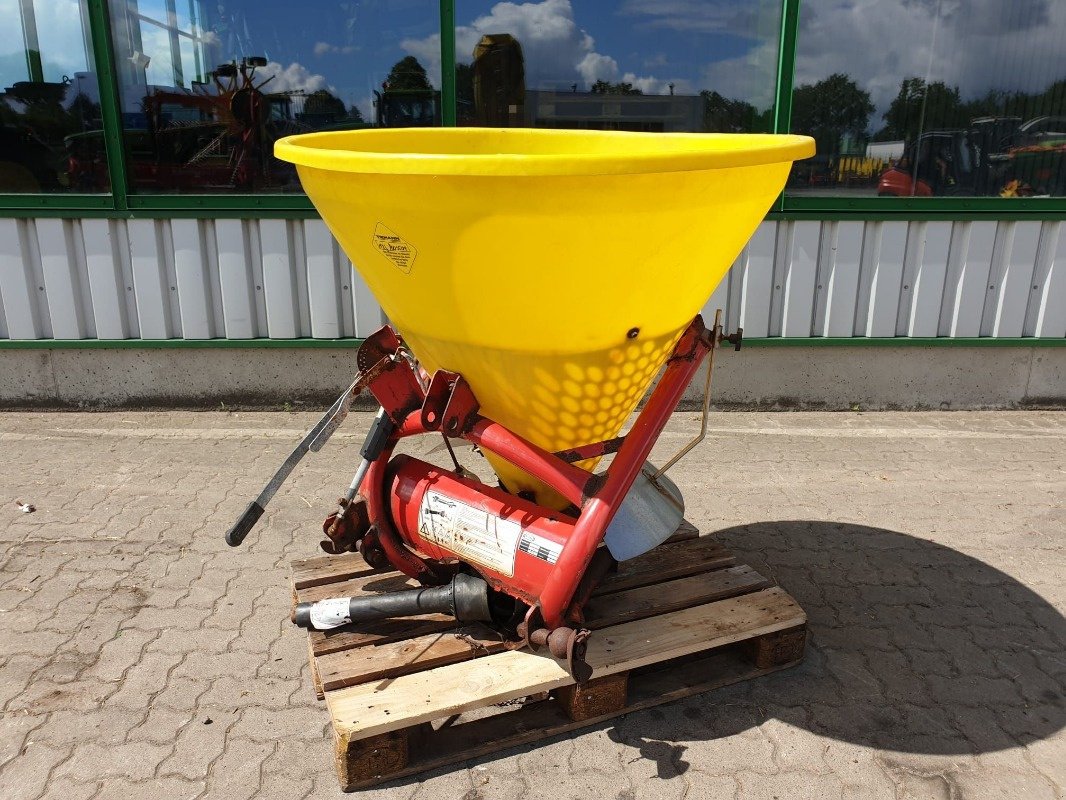 Sandstreuer & Salzstreuer des Typs Saphir PLS 500/2013, Gebrauchtmaschine in Sittensen (Bild 1)