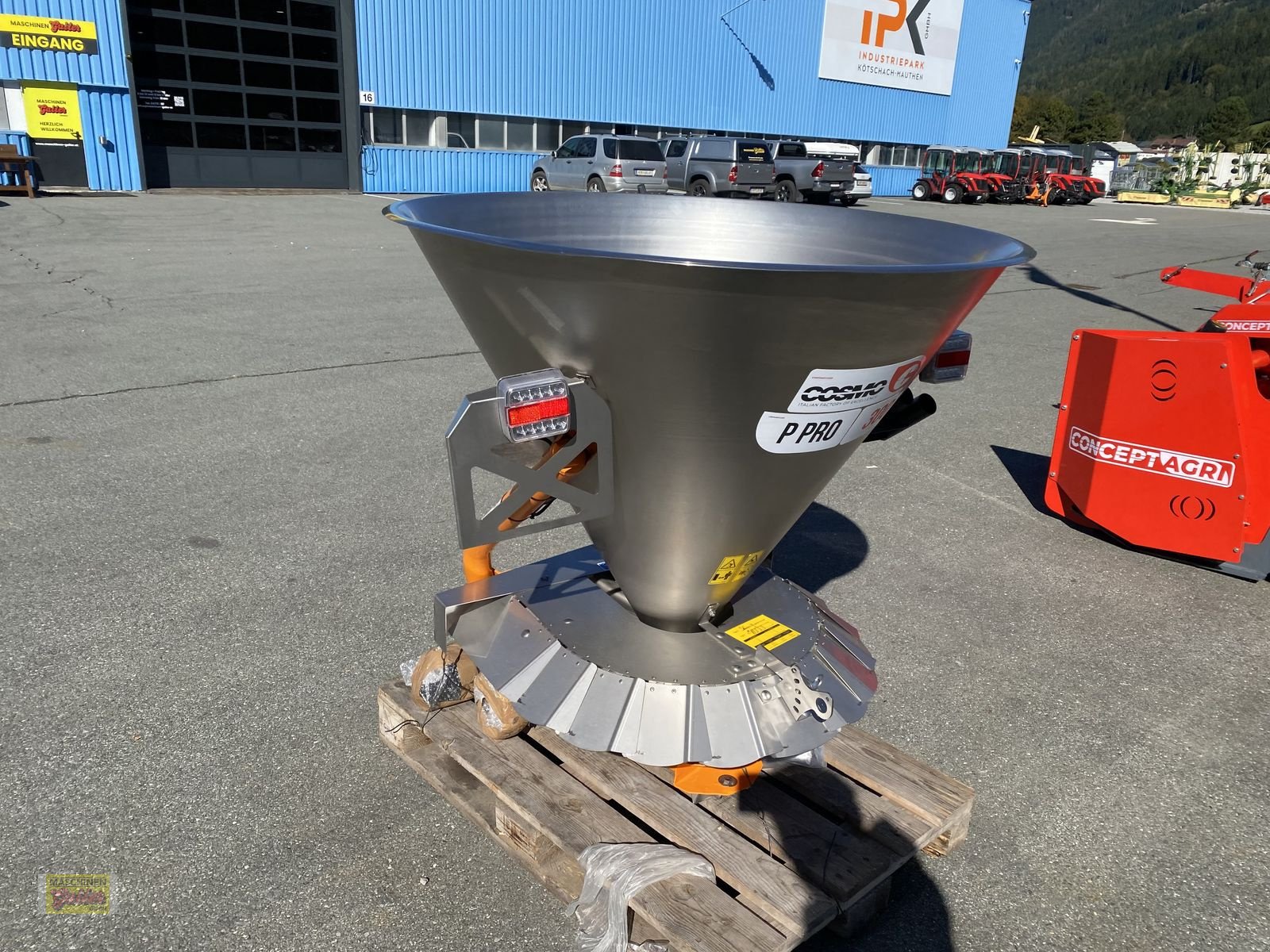 Sandstreuer & Salzstreuer des Typs Sonstige Cosmo P Pro 300 Tellerstreuer aus Edelstahl, Neumaschine in Kötschach (Bild 16)