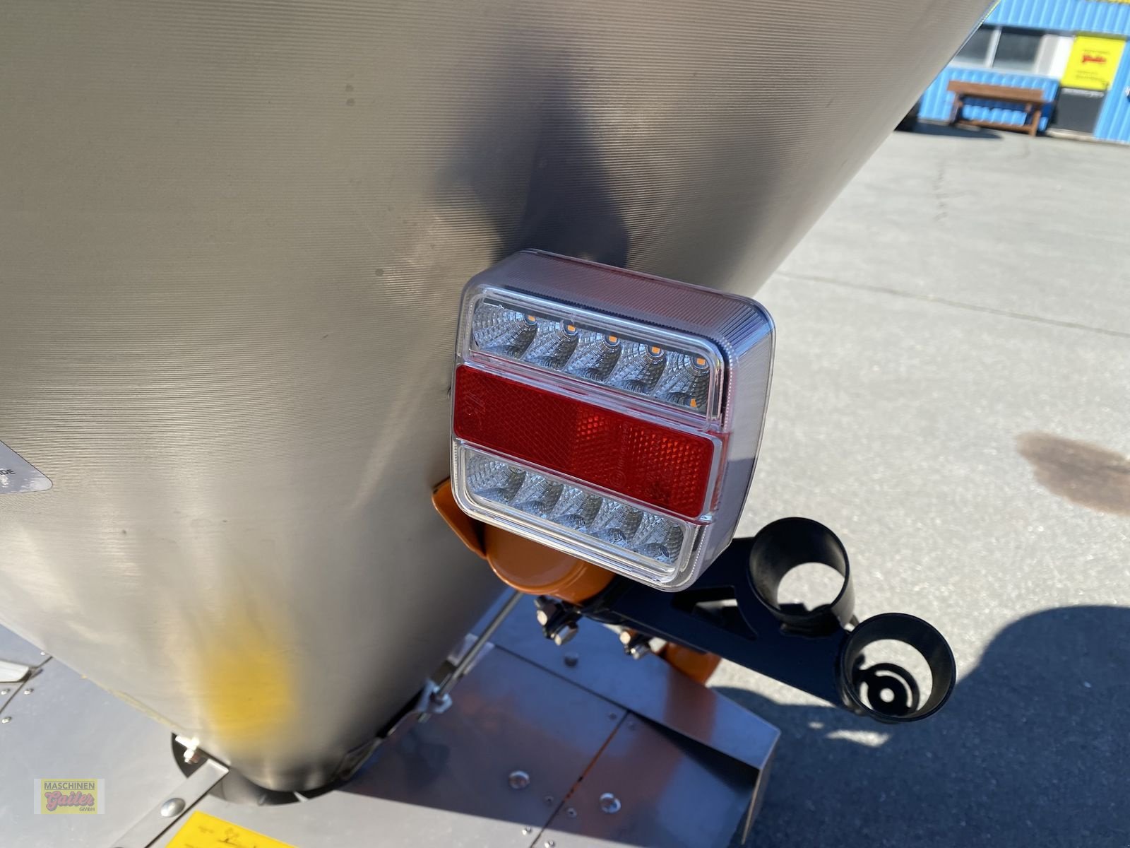 Sandstreuer & Salzstreuer des Typs Sonstige Cosmo P Pro 300 Tellerstreuer aus Edelstahl, Neumaschine in Kötschach (Bild 26)