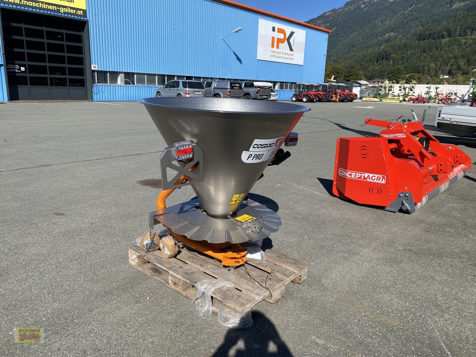 Sandstreuer & Salzstreuer des Typs Sonstige Cosmo P Pro 300 Tellerstreuer aus Edelstahl, Neumaschine in Kötschach (Bild 3)