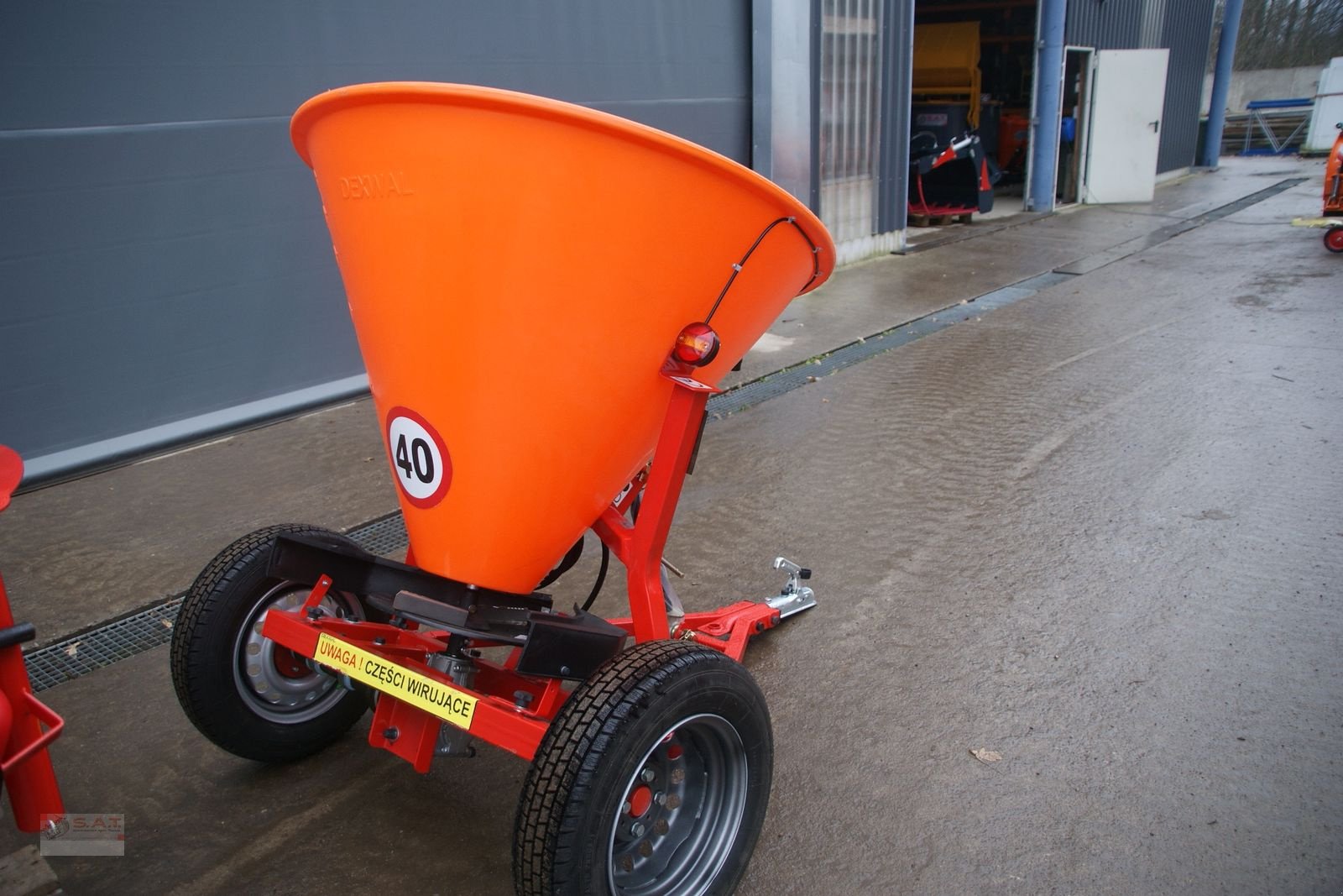 Sandstreuer & Salzstreuer des Typs Sonstige Dexwal Salz und Splitstreuer 200-400 lt-NEU, Neumaschine in Eberschwang (Bild 23)