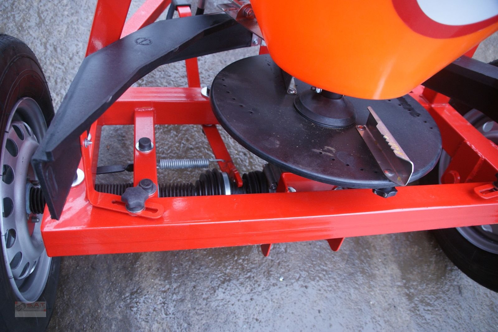 Sandstreuer & Salzstreuer des Typs Sonstige Dexwal Salz und Splitstreuer 200-400 lt-NEU, Neumaschine in Eberschwang (Bild 26)