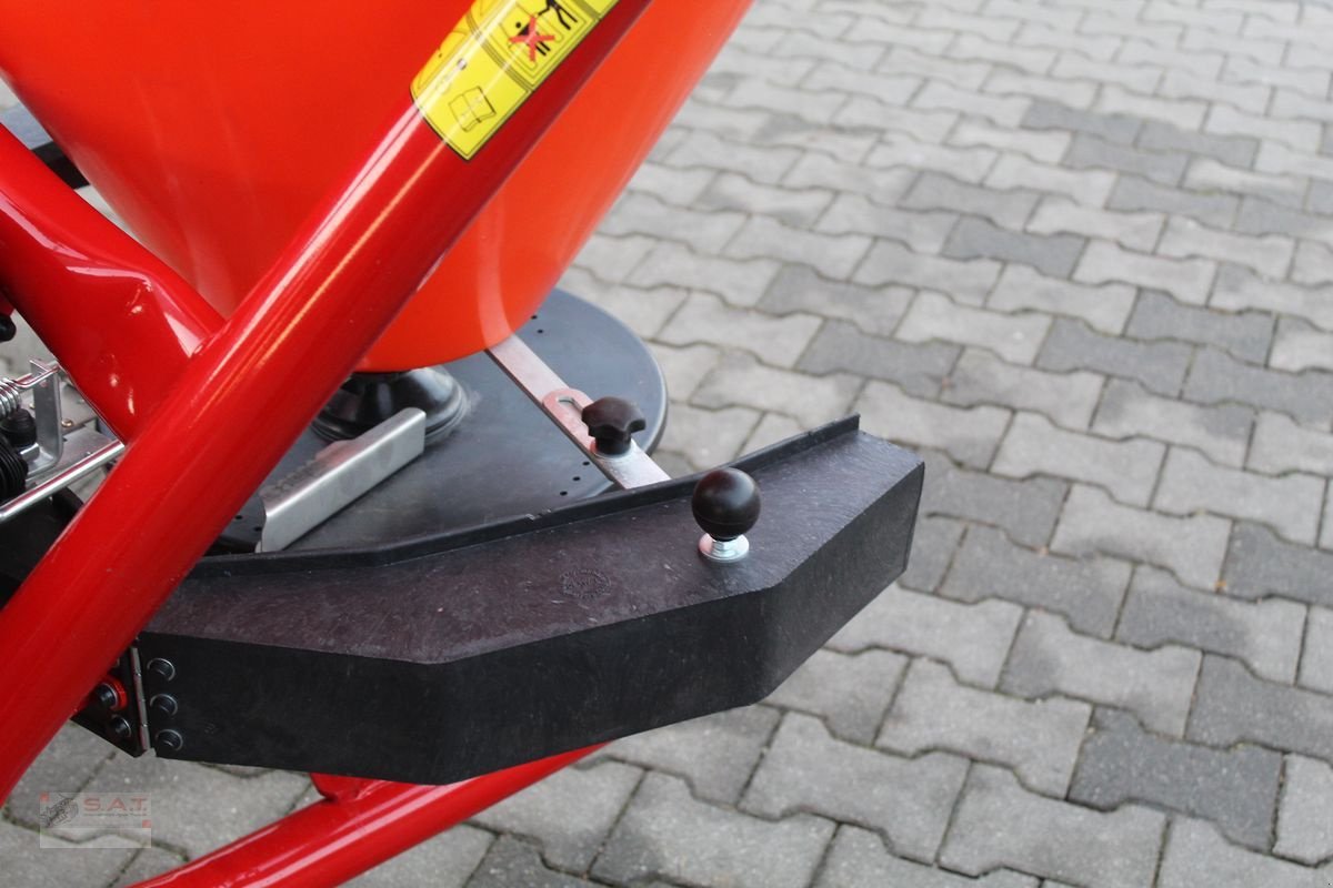 Sandstreuer & Salzstreuer des Typs Sonstige Dexwal Salz und Splitstreuer 200-400 lt-NEU, Neumaschine in Eberschwang (Bild 11)