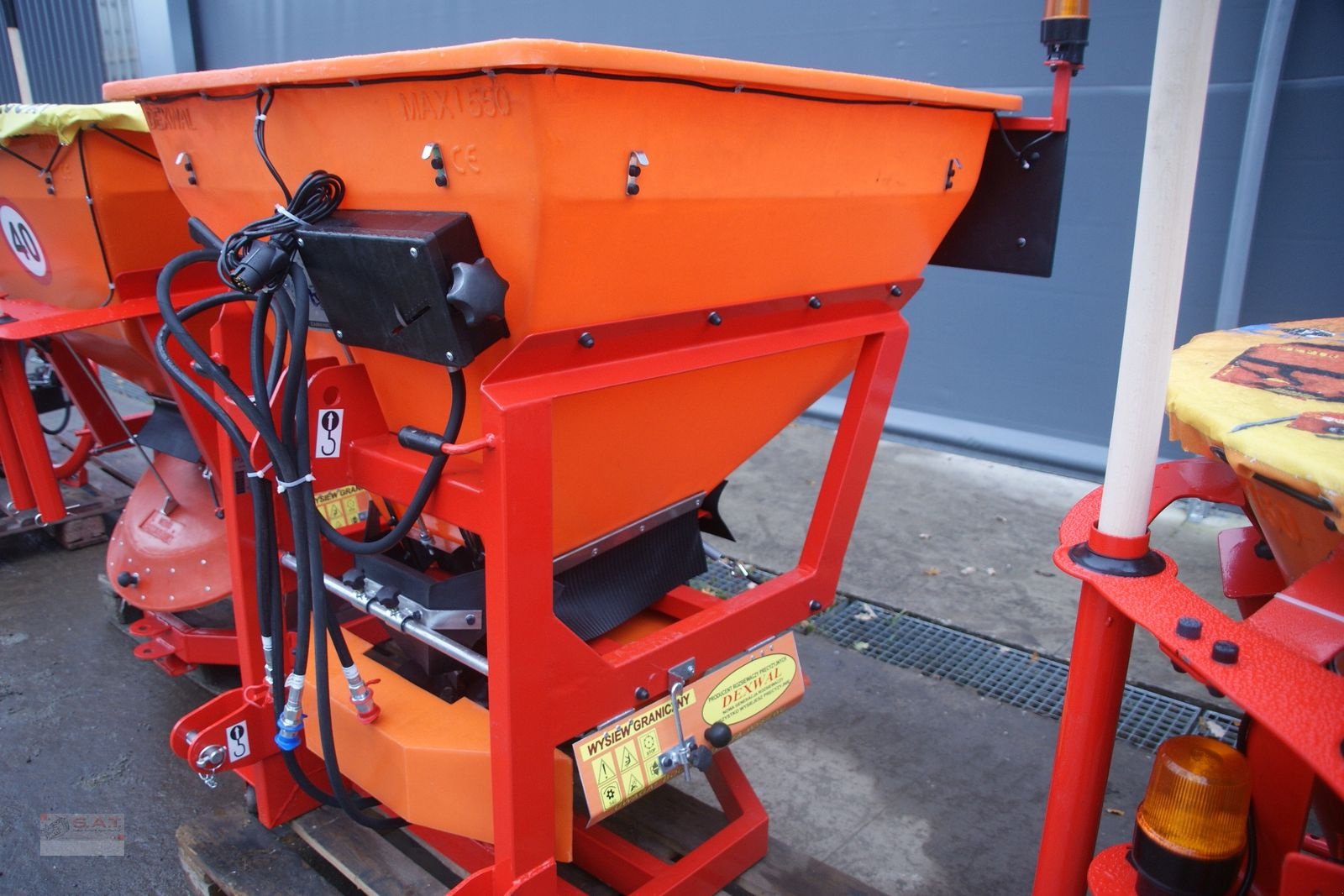 Sandstreuer & Salzstreuer des Typs Sonstige Dexwal Salz und Splitstreuer 200-400 lt-NEU, Neumaschine in Eberschwang (Bild 19)