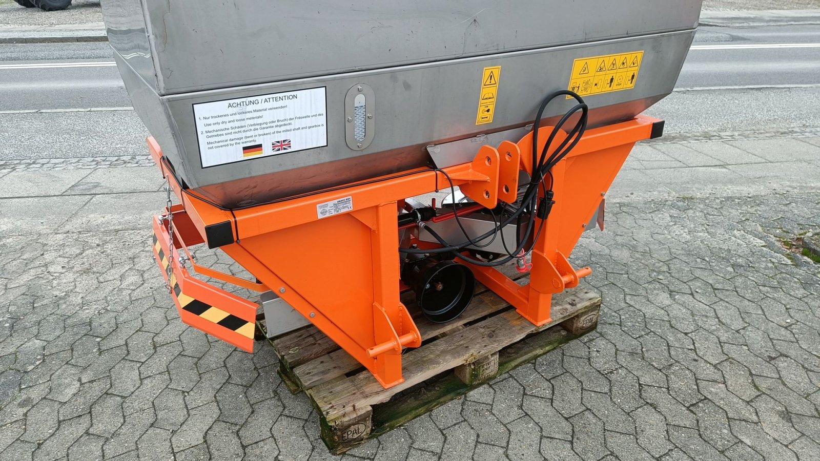 Sandstreuer & Salzstreuer of the type Sonstige Grass-Rol 1.000L.  Saltspreder, Gebrauchtmaschine in Egtved (Picture 6)