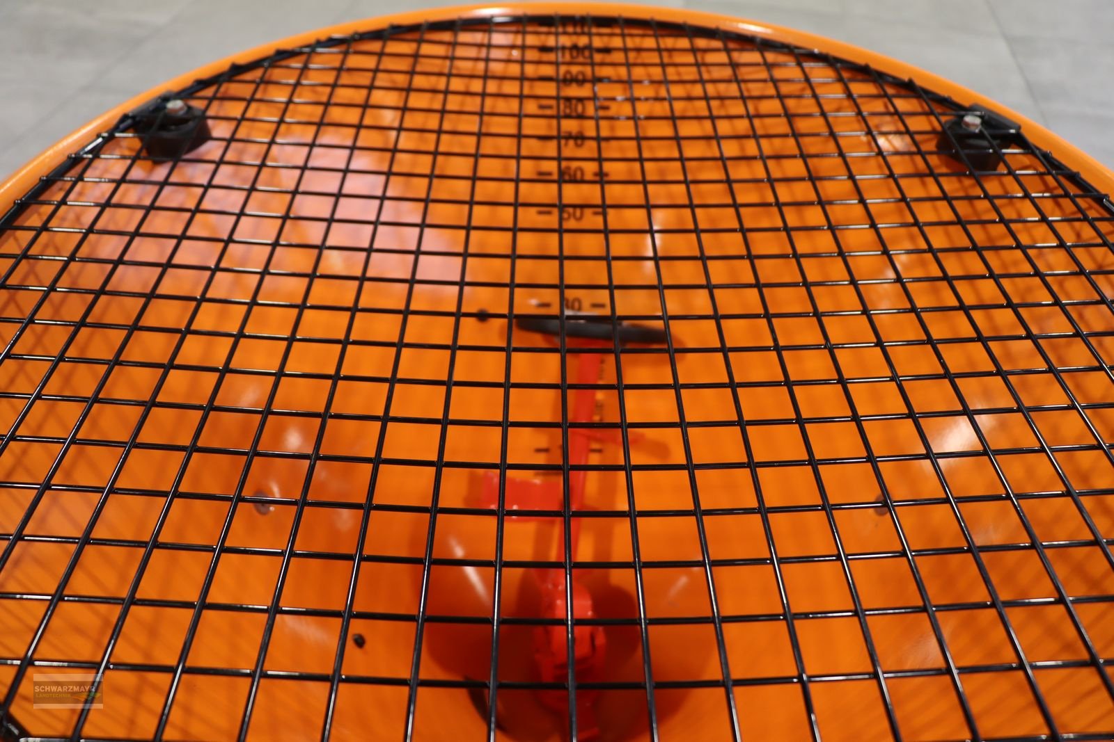 Sandstreuer & Salzstreuer des Typs Sonstige Iseki Schleuderstreuer, Neumaschine in Aurolzmünster (Bild 11)