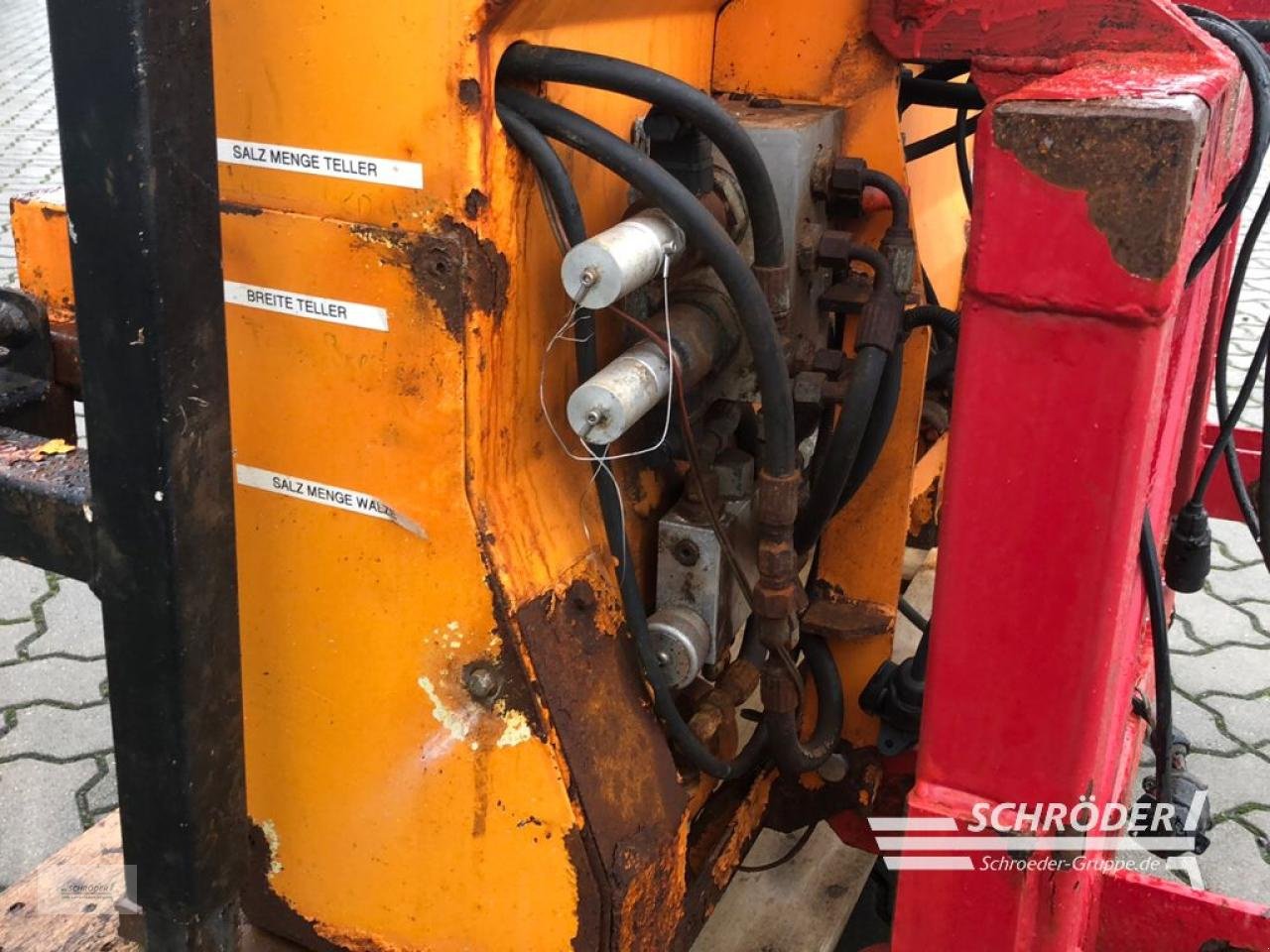 Sandstreuer & Salzstreuer of the type Sonstige KIF KOMBI HECKANBAUSTREUER 300 L, Gebrauchtmaschine in Wildeshausen (Picture 7)
