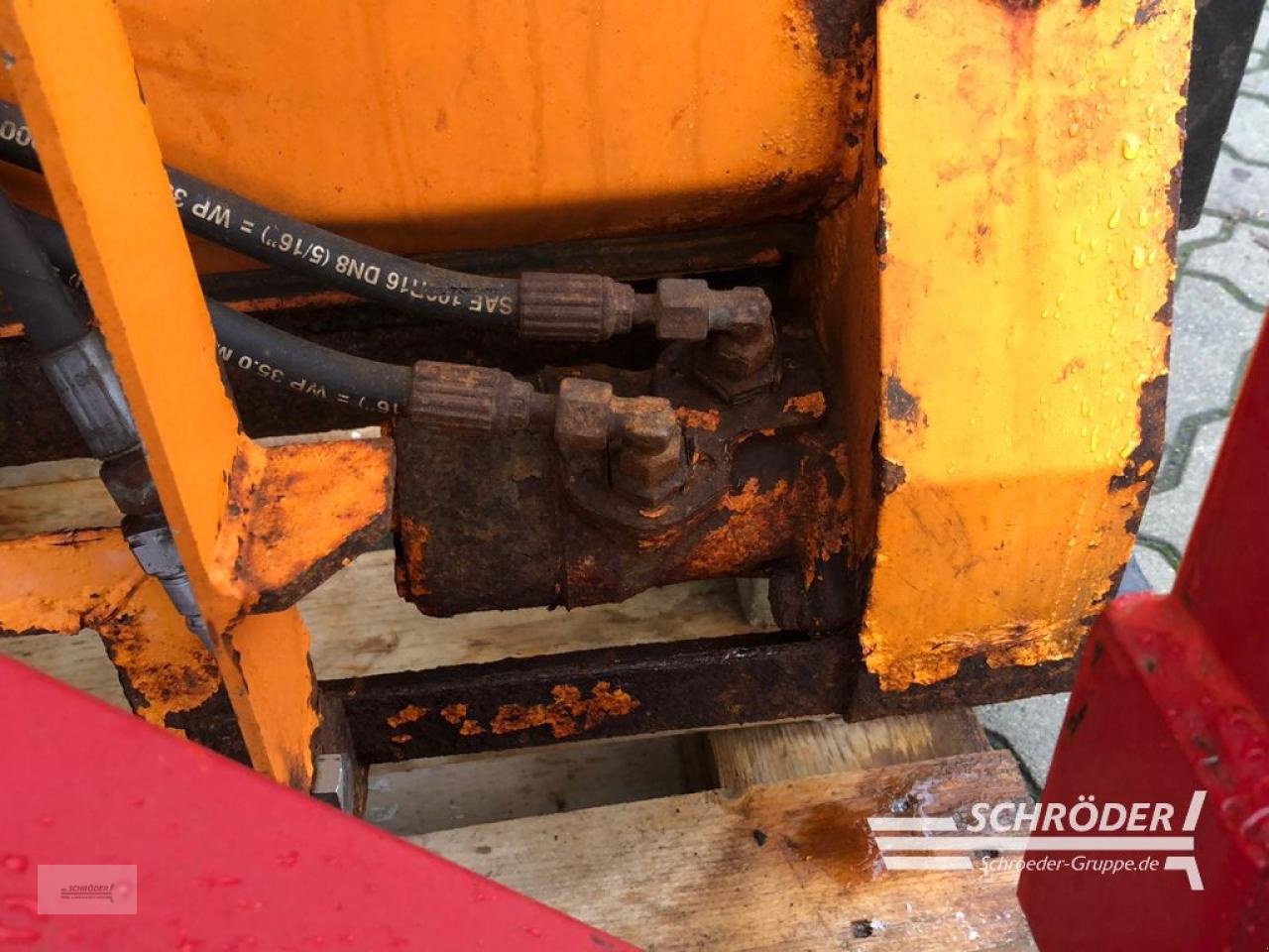 Sandstreuer & Salzstreuer of the type Sonstige KIF KOMBI HECKANBAUSTREUER 300 L, Gebrauchtmaschine in Wildeshausen (Picture 8)