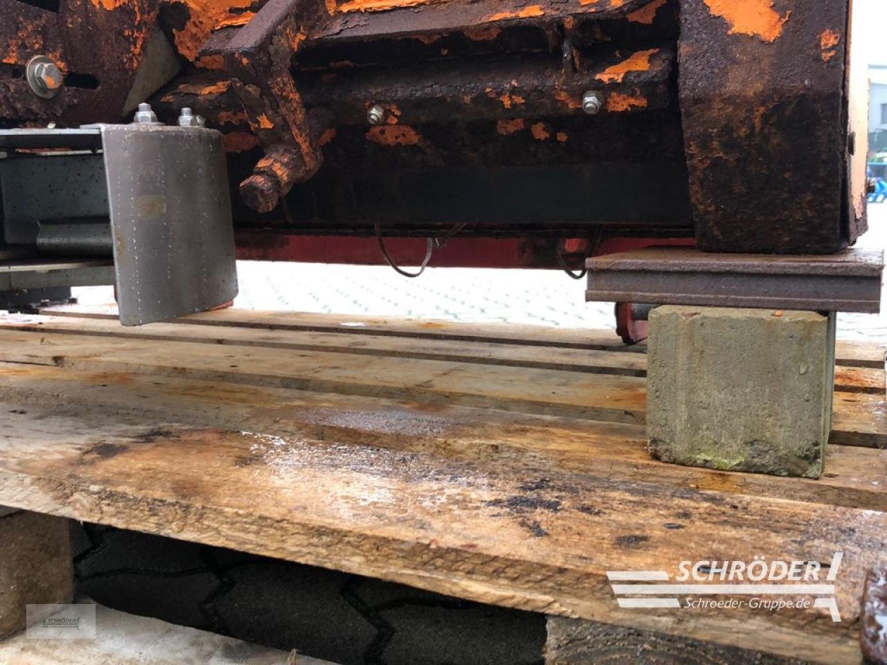 Sandstreuer & Salzstreuer of the type Sonstige KIF KOMBI HECKANBAUSTREUER 300 L, Gebrauchtmaschine in Wildeshausen (Picture 11)