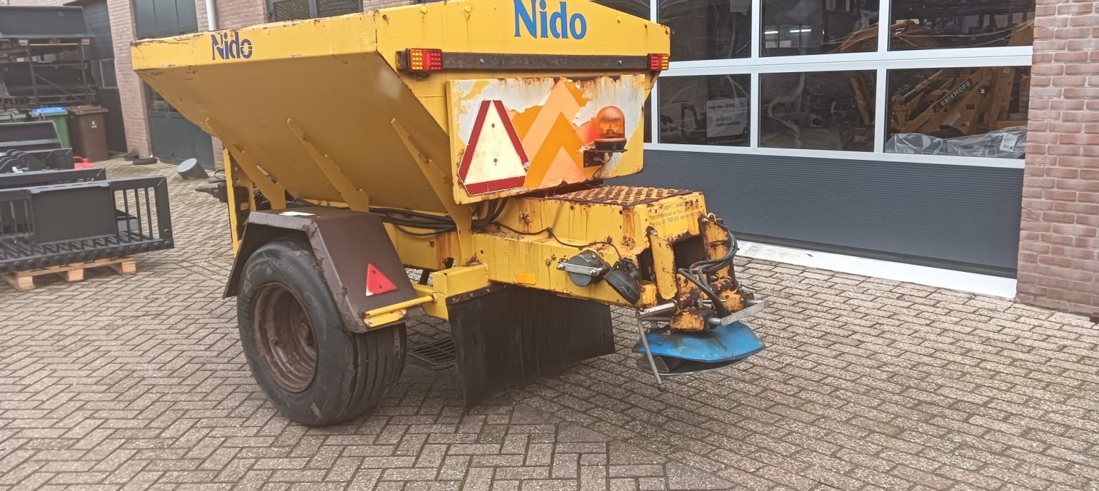 Sandstreuer & Salzstreuer of the type Sonstige Nido N90-2000/s-z-0, Gebrauchtmaschine in Lunteren (Picture 4)