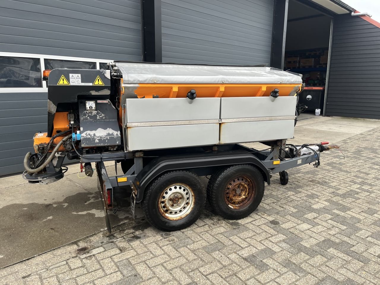 Sandstreuer & Salzstreuer typu Sonstige Nido S2400 TSR, Gebrauchtmaschine v Ferwert (Obrázek 2)