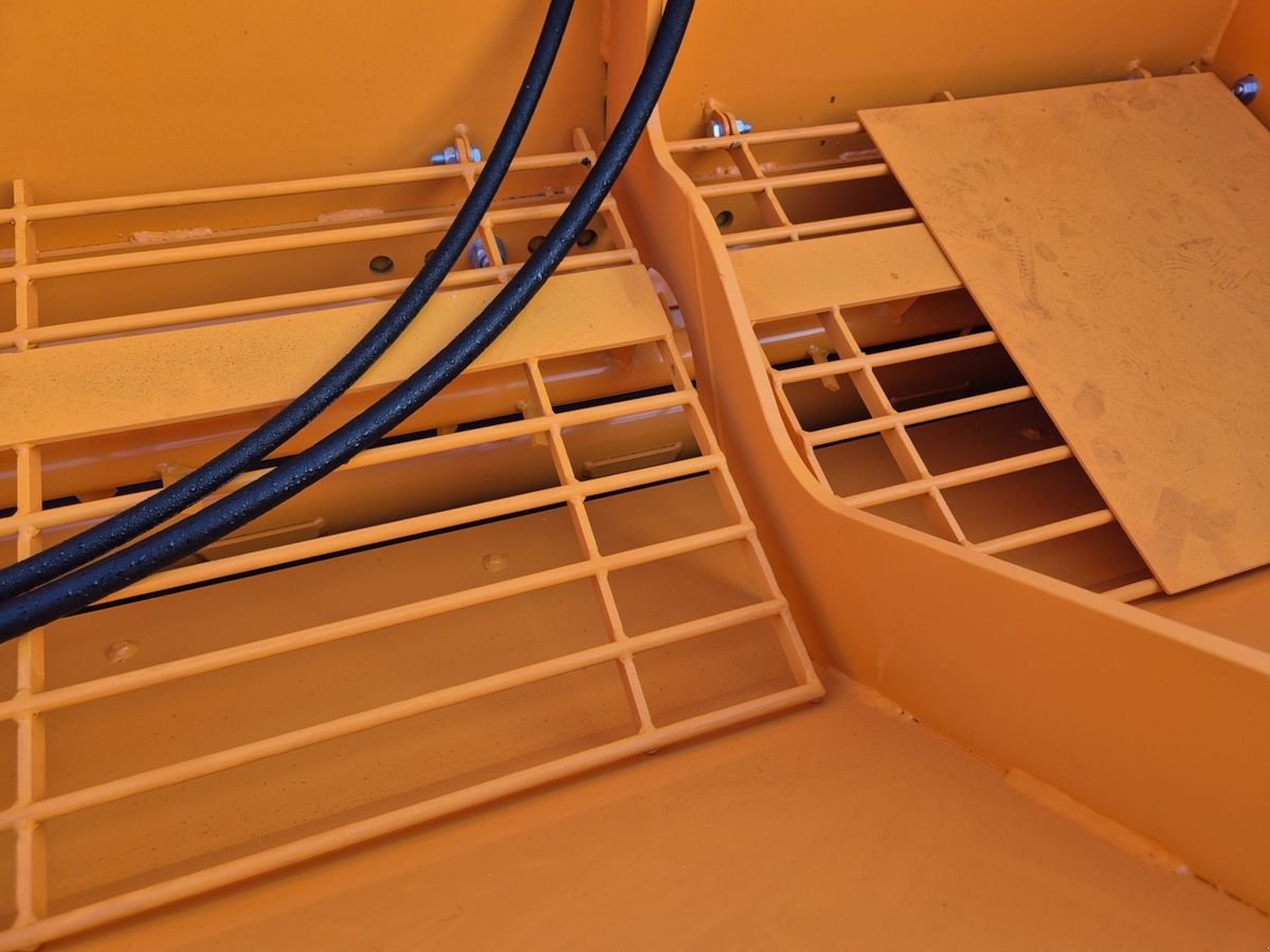 Sandstreuer & Salzstreuer of the type Sonstige PADAGAS SP 1500 Selbstladestreuer Radlader Schmi, Neumaschine in Aigen-Schlägl (Picture 13)