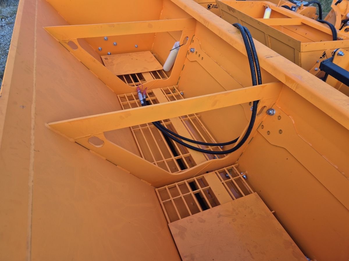 Sandstreuer & Salzstreuer of the type Sonstige PADAGAS SP 1500 Selbstladestreuer Radlader Schmi, Neumaschine in Aigen-Schlägl (Picture 12)