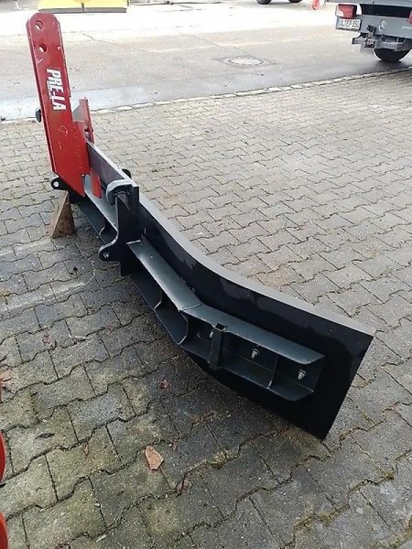 Sandstreuer & Salzstreuer des Typs Sonstige PRE-LA Gummi-Schlamm-, Schnee- und Futterschieber 2,80 m, Neumaschine in Westerstetten - Hinterdenkental (Bild 2)