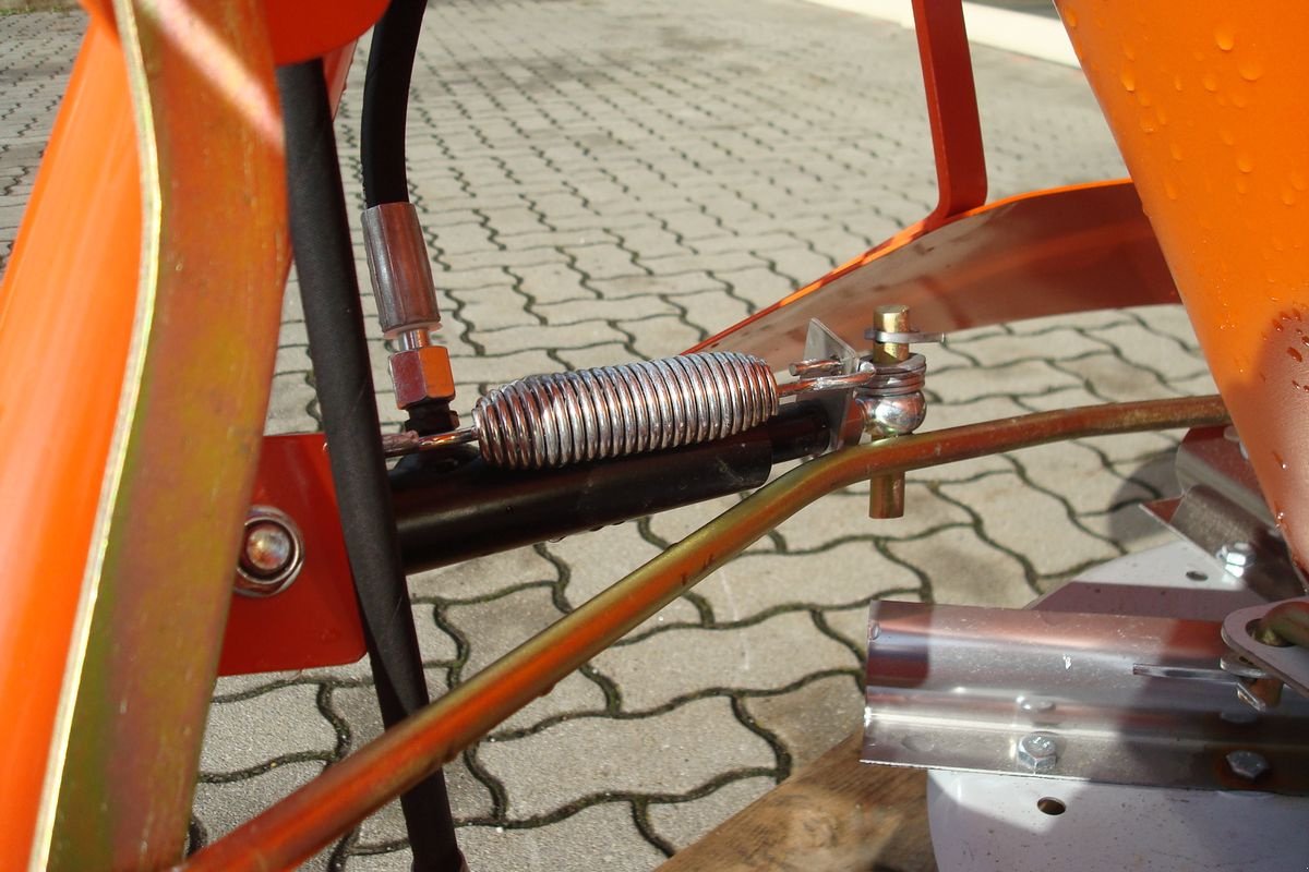 Sandstreuer & Salzstreuer des Typs Sonstige Salz und Splittstreuer 300 Liter, Neumaschine in Judenburg (Bild 5)