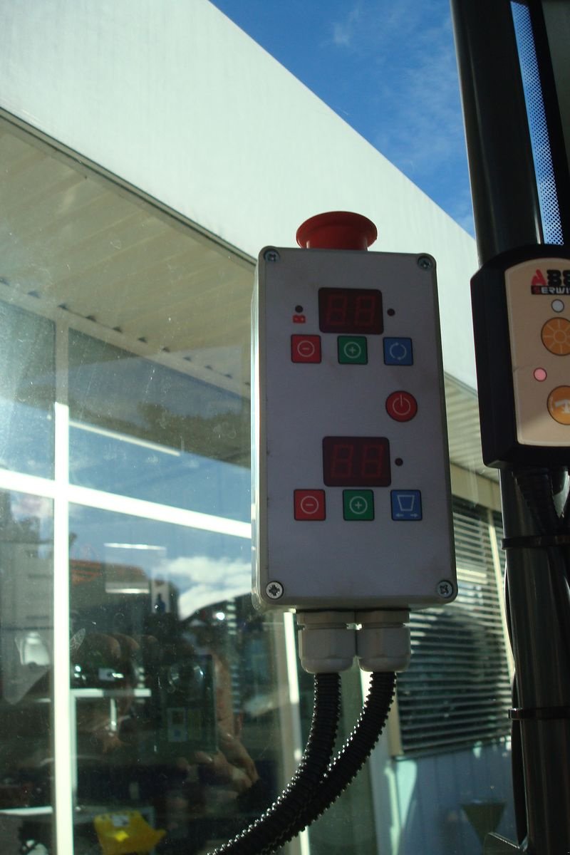 Sandstreuer & Salzstreuer des Typs Sonstige Salzstreuer elektrisch 100 Liter, Neumaschine in Judenburg (Bild 10)