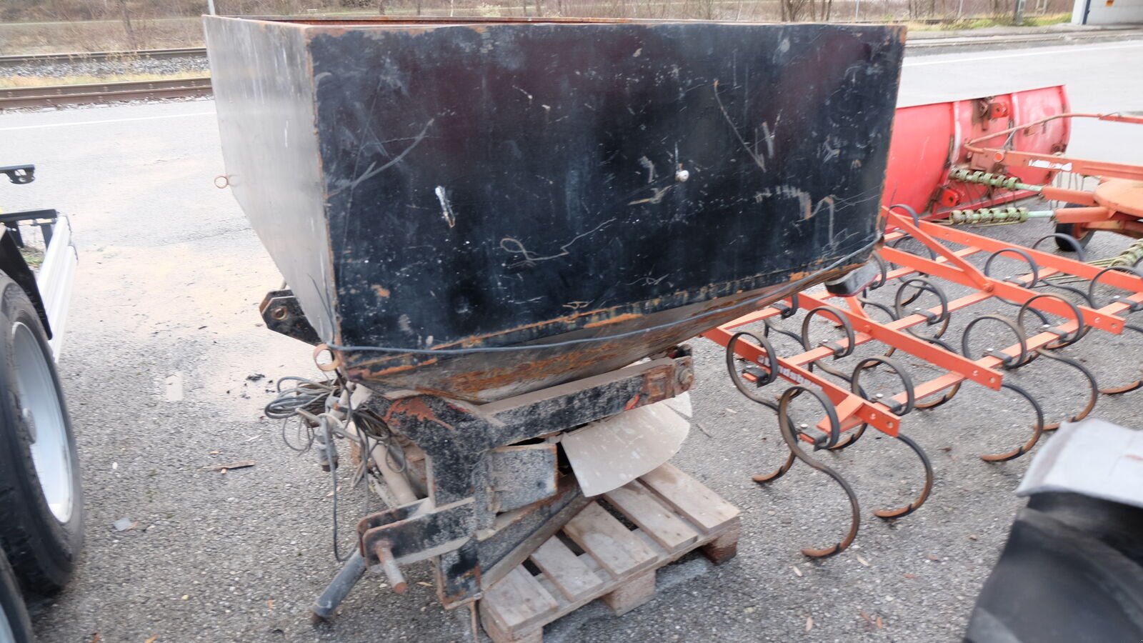 Sandstreuer & Salzstreuer des Typs Sonstige Salzstreuer MS 500, Gebrauchtmaschine in Bergheim (Bild 2)