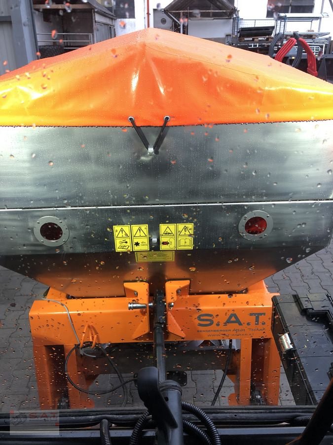 Sandstreuer & Salzstreuer of the type Sonstige Samsz Vortex-Profistreuer-Salz-Sand-Split, Neumaschine in Eberschwang (Picture 13)