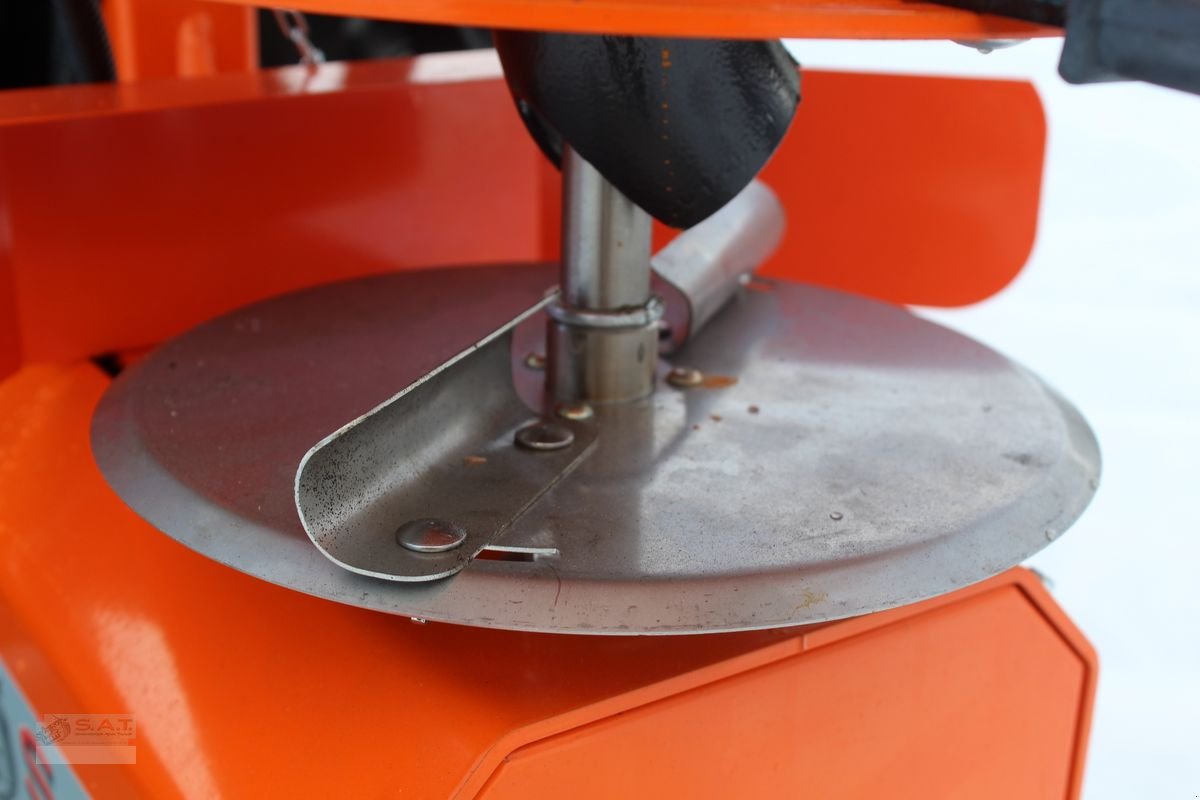 Sandstreuer & Salzstreuer of the type Sonstige SAT Streuprofi-Salz-12 Volt, Neumaschine in Eberschwang (Picture 10)