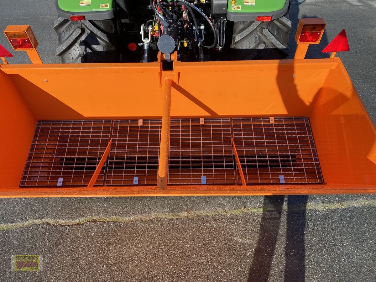 Sandstreuer & Salzstreuer des Typs Sonstige Selbstlade-Splitstreuer-Walzenstreuer 1000 Liter, Neumaschine in Kötschach (Bild 16)