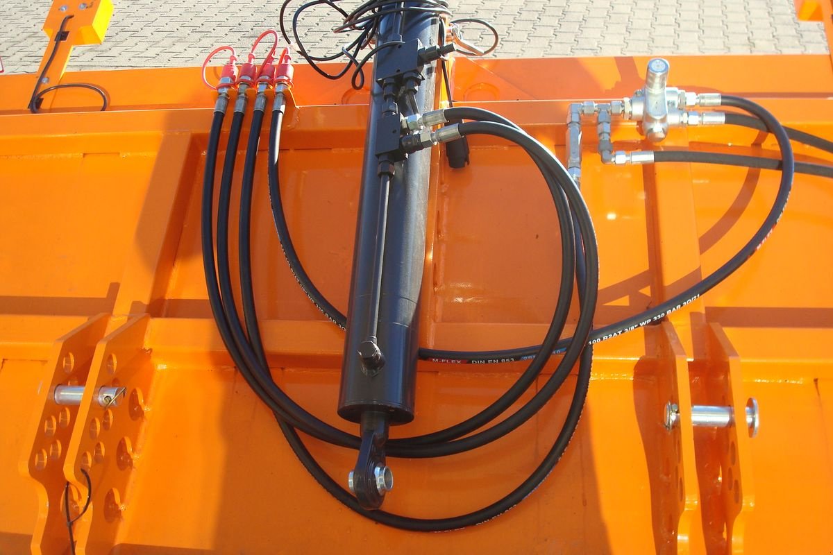 Sandstreuer & Salzstreuer des Typs Sonstige Selbstladestreuer 1m³, Neumaschine in Judenburg (Bild 8)