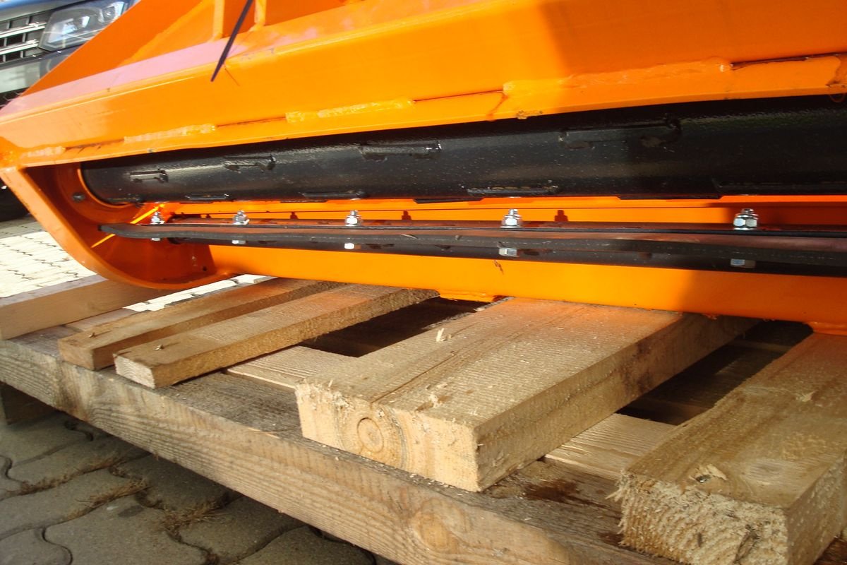 Sandstreuer & Salzstreuer des Typs Sonstige Selbstladestreuer 1m³, Neumaschine in Judenburg (Bild 9)