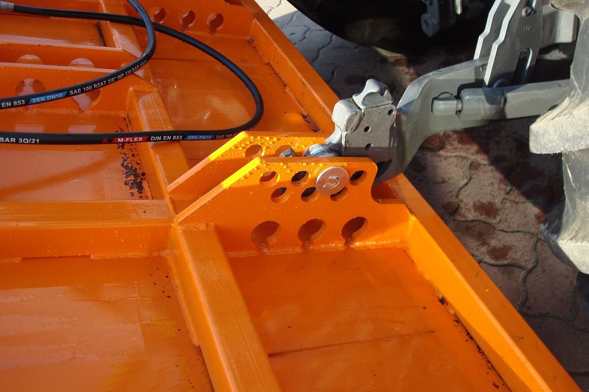 Sandstreuer & Salzstreuer des Typs Sonstige Selbstladestreuer 1m³, Neumaschine in Judenburg (Bild 14)