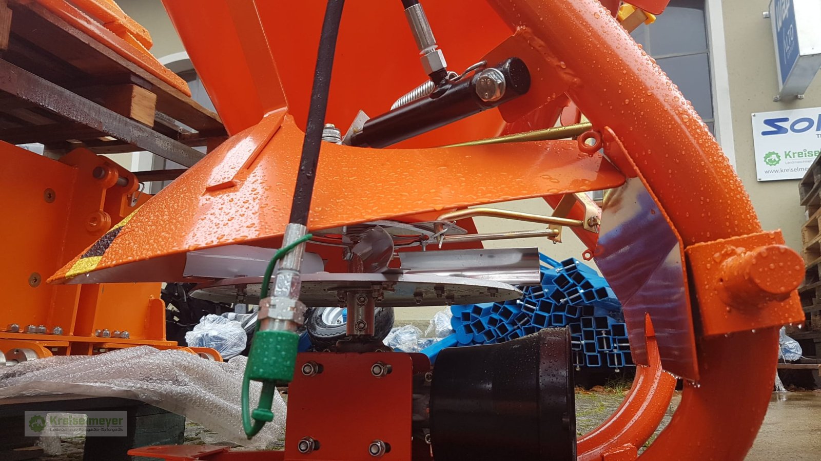 Sandstreuer & Salzstreuer des Typs Sonstige ST300 mit Beleuchtung und Abdeckplane 300 l PVC Trichter hydr.Bedienung, Neumaschine in Feuchtwangen (Bild 5)