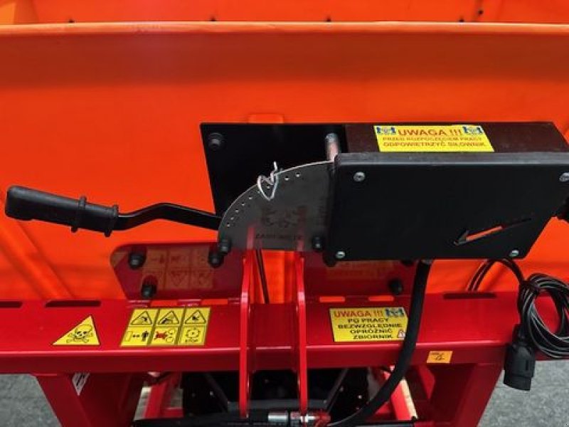 Sandstreuer & Salzstreuer des Typs Sonstige Wibro Salz- und Splitstreuer 1200kg, Neumaschine in Tamsweg (Bild 13)