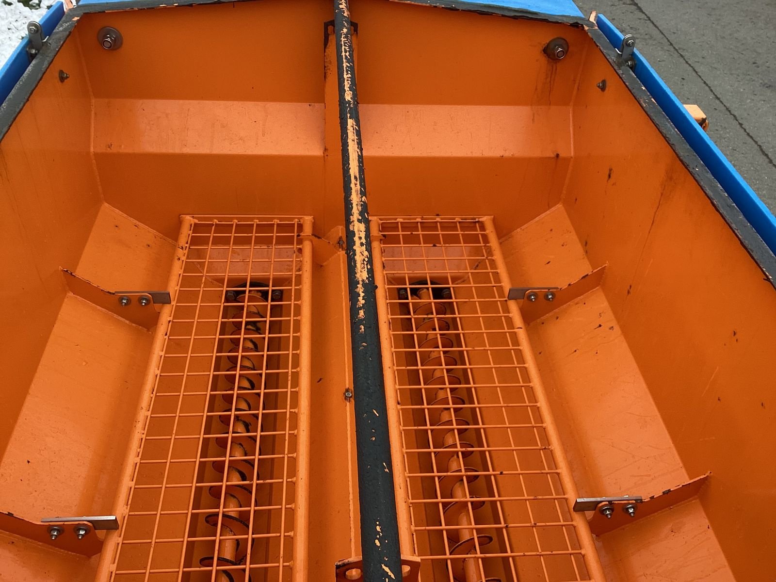 Sandstreuer & Salzstreuer van het type Springer Aufsattelstreuer AS 135, Gebrauchtmaschine in Bezau (Foto 11)