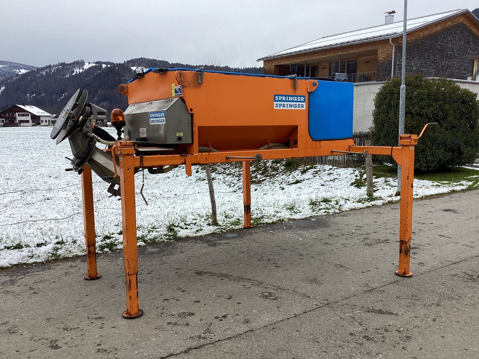 Sandstreuer & Salzstreuer van het type Springer Aufsattelstreuer AS 135, Gebrauchtmaschine in Bezau (Foto 3)