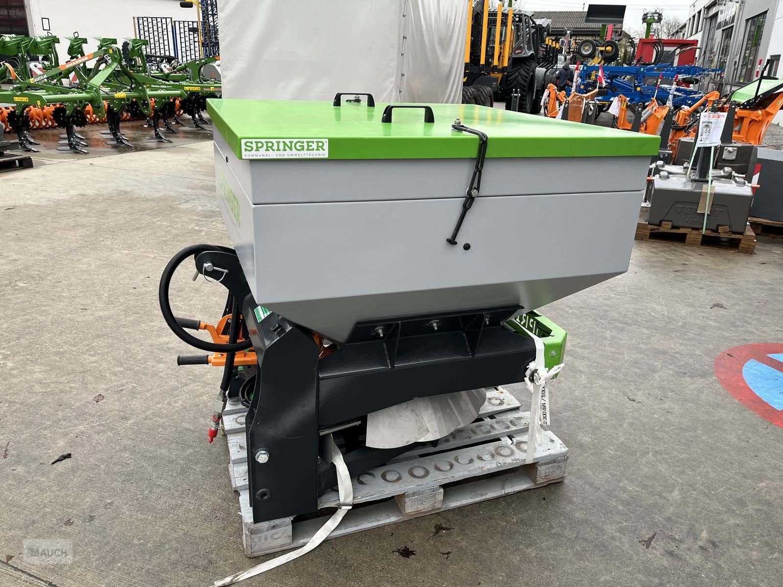 Sandstreuer & Salzstreuer typu Springer ESC 700, Neumaschine v Burgkirchen (Obrázek 4)