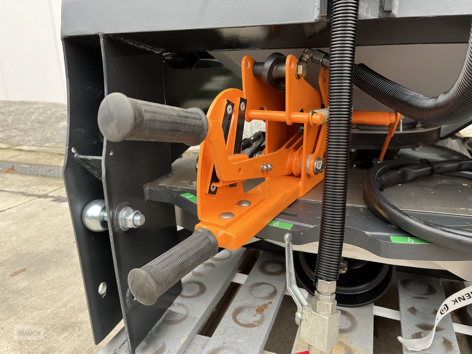 Sandstreuer & Salzstreuer typu Springer ESC 700, Neumaschine v Burgkirchen (Obrázek 8)