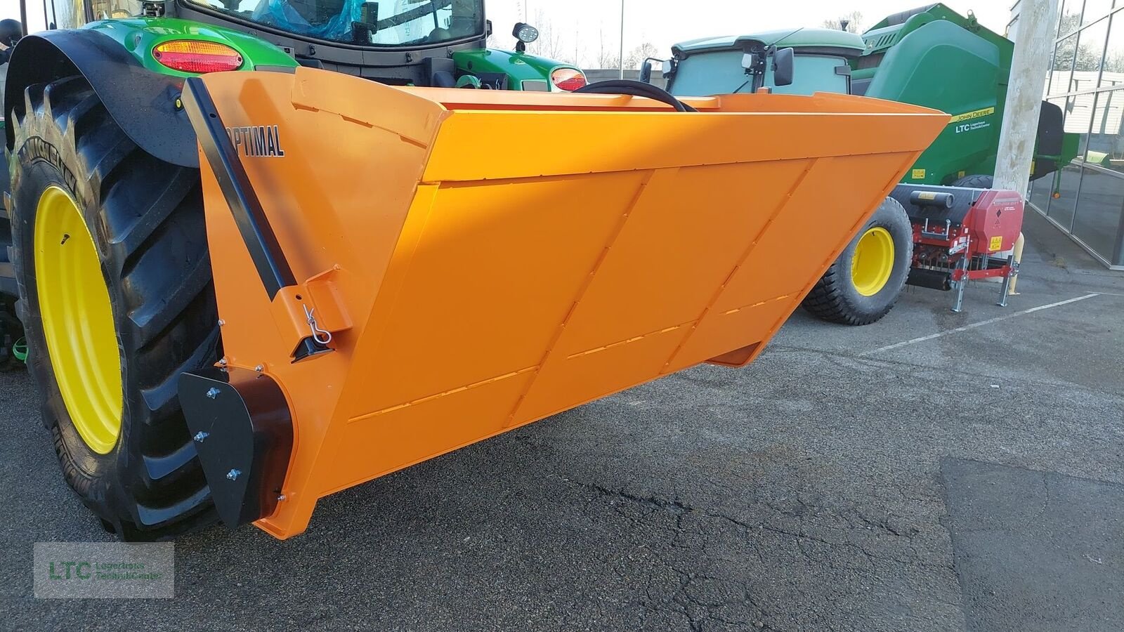 Sandstreuer & Salzstreuer of the type Trejon Optimal SP 1600, Neumaschine in Herzogenburg (Picture 2)