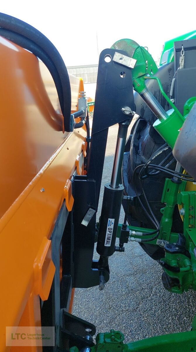 Sandstreuer & Salzstreuer of the type Trejon Optimal SP 1600, Neumaschine in Herzogenburg (Picture 3)