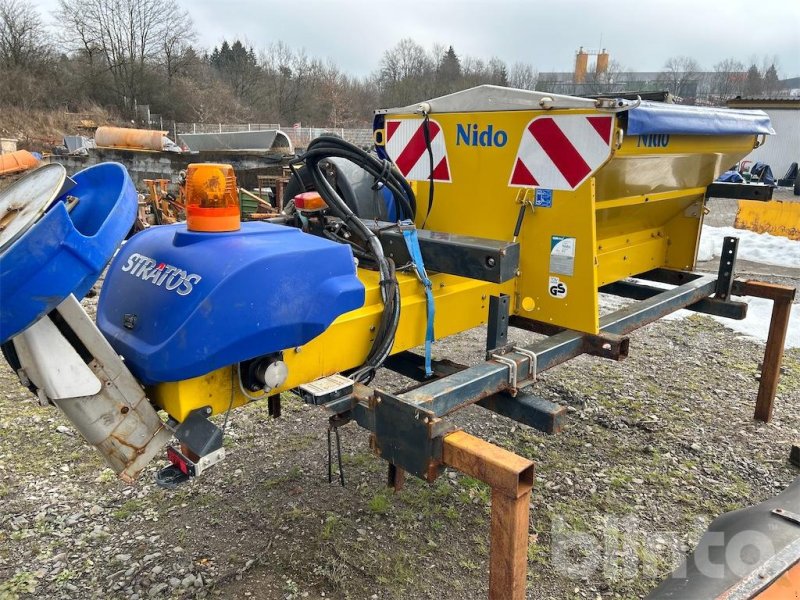 Sandstreuer & Salzstreuer van het type Universal STRATOS B08L-24 WCX-350, Gebrauchtmaschine in Düsseldorf