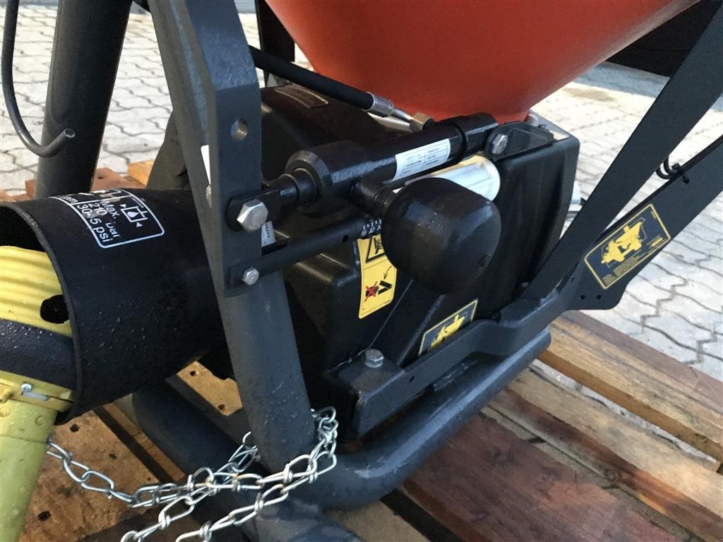 Sandstreuer & Salzstreuer of the type Vicon Kubota VS330 pendul spreder, Gebrauchtmaschine in Rønnede (Picture 10)