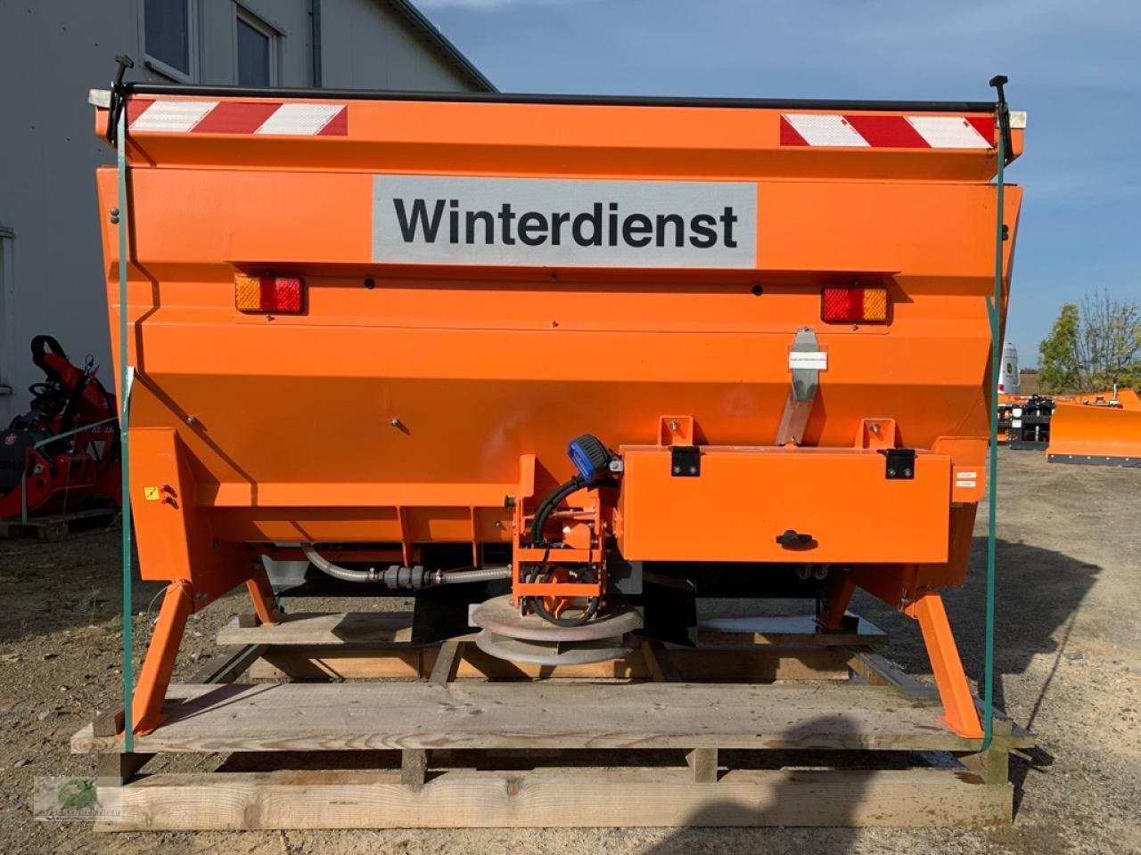 Sandstreuer & Salzstreuer des Typs Wintec WTS 1200, Neumaschine in Triebes (Bild 1)