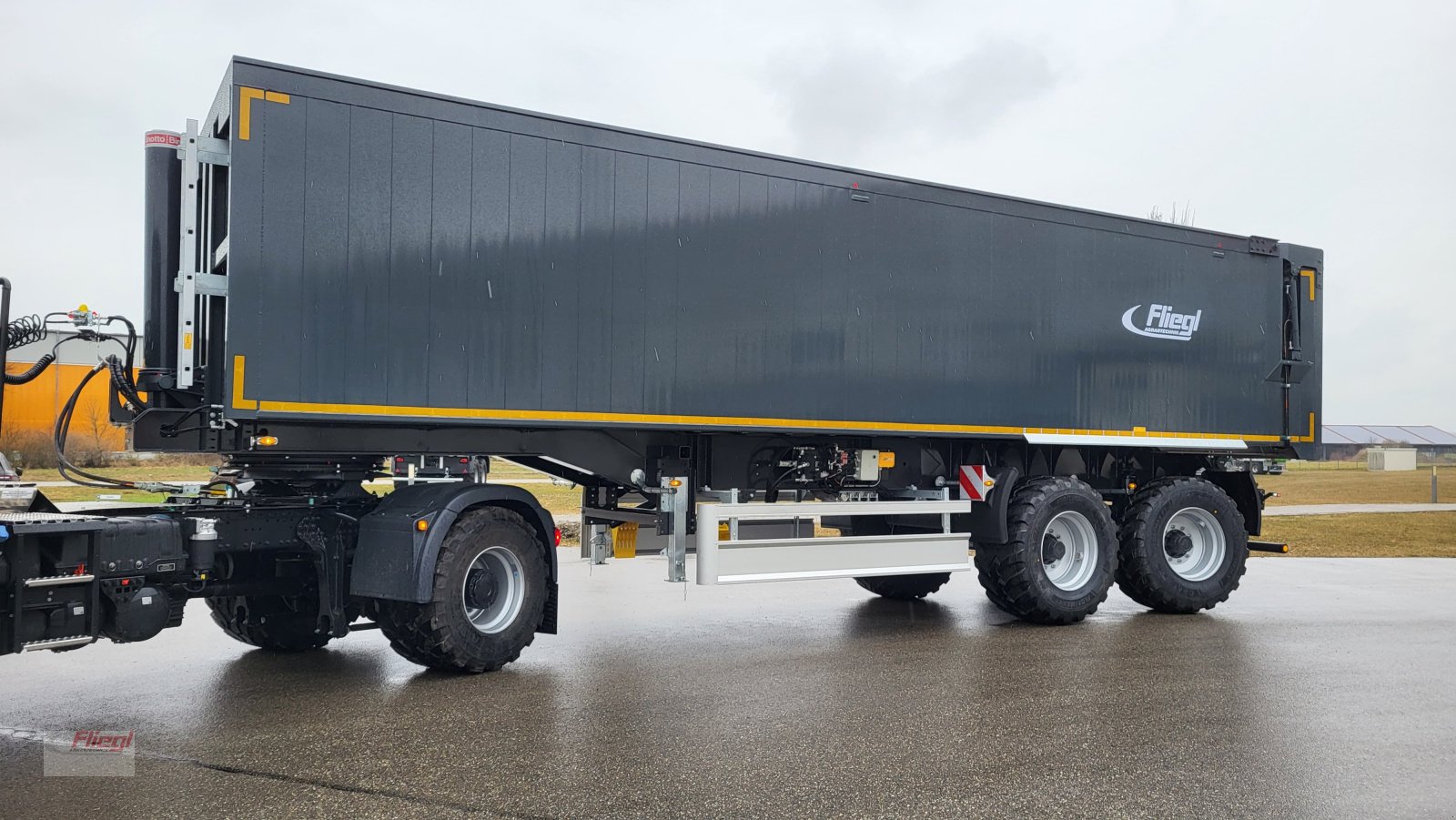 Sattelauflieger typu Fliegl 2-Achs Hinterkipp Sattelauflieger AKM 50, Neumaschine v Mühldorf (Obrázok 1)