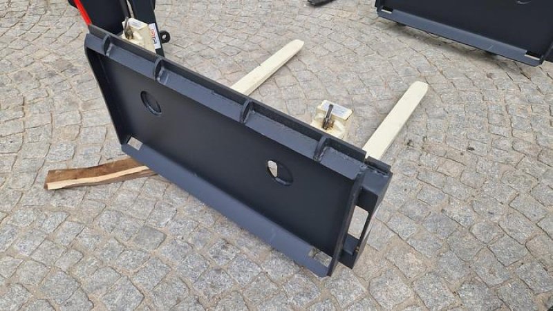 Schaufel des Typs Big Dutchman Palettengabel 2 t mit Bobcat 90 cm Aufnahme, Neumaschine in Göpfritz an der Wild (Bild 2)