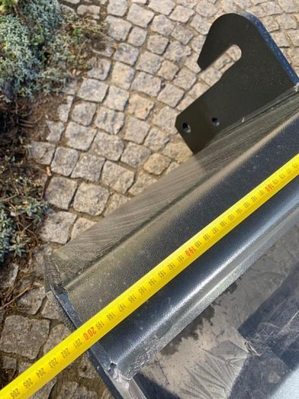 Schaufel des Typs Big Dutchman Schwergutschaufel 200 cm mit Genie/Terex Aufnahme, Neumaschine in Göpfritz an der Wild (Bild 5)