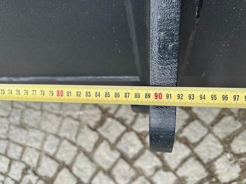 Schaufel des Typs Big Dutchman Schwergutschaufel SUN 200 cm mit Kramer 312 Aufnahme, Neumaschine in Göpfritz an der Wild (Bild 8)