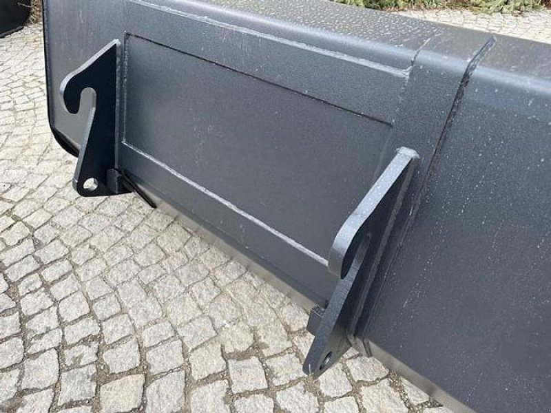 Schaufel des Typs Big Dutchman Schwergutschaufel SUN 200 cm mit Kramer 312 Aufnahme, Neumaschine in Göpfritz an der Wild (Bild 4)