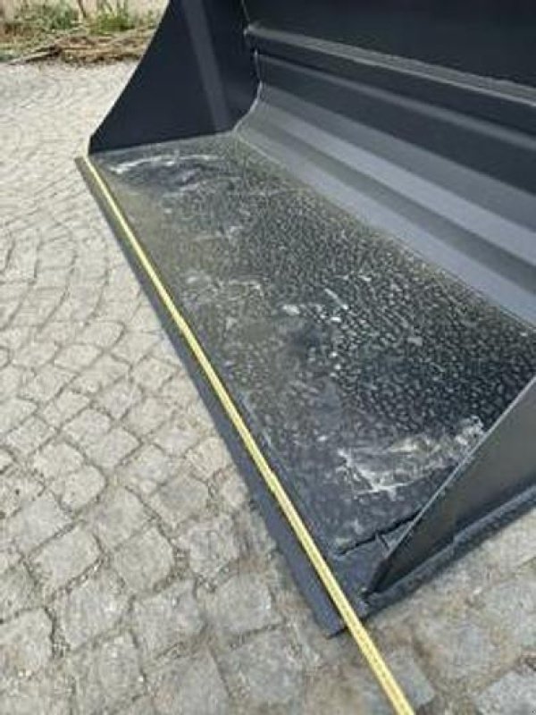 Schaufel des Typs Big Dutchman Schwergutschaufel SUN 240 cm mit Manitou Aufnahme, Neumaschine in Göpfritz an der Wild (Bild 4)