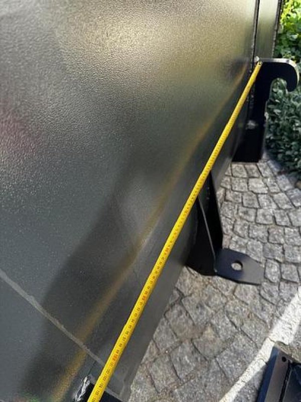 Schaufel des Typs Big Dutchman Volumenschaufel 200 cm mit Merlo ZM2 Aufnahme, Neumaschine in Göpfritz an der Wild (Bild 7)