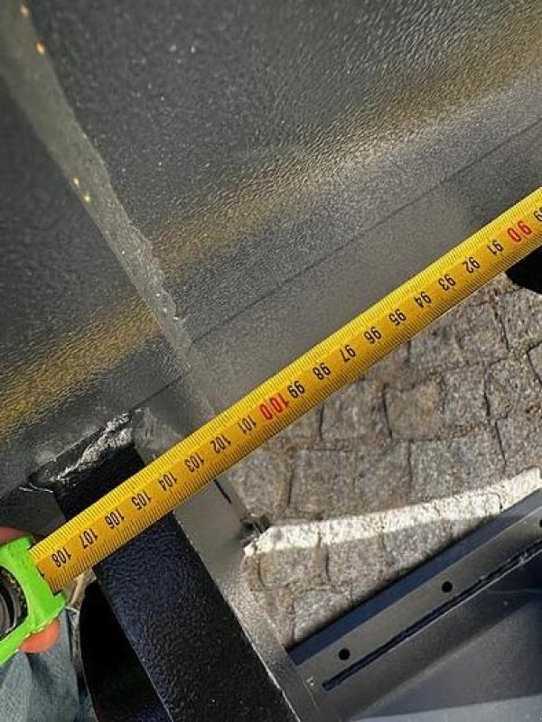 Schaufel des Typs Big Dutchman Volumenschaufel 200 cm mit Merlo ZM2 Aufnahme, Neumaschine in Göpfritz an der Wild (Bild 8)