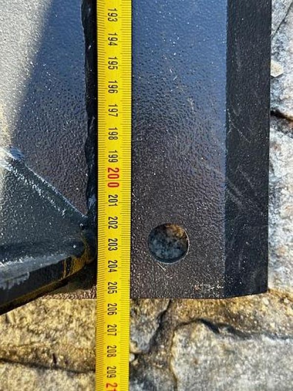Schaufel des Typs Big Dutchman Volumenschaufel 200 cm mit Merlo ZM2 Aufnahme, Neumaschine in Göpfritz an der Wild (Bild 3)