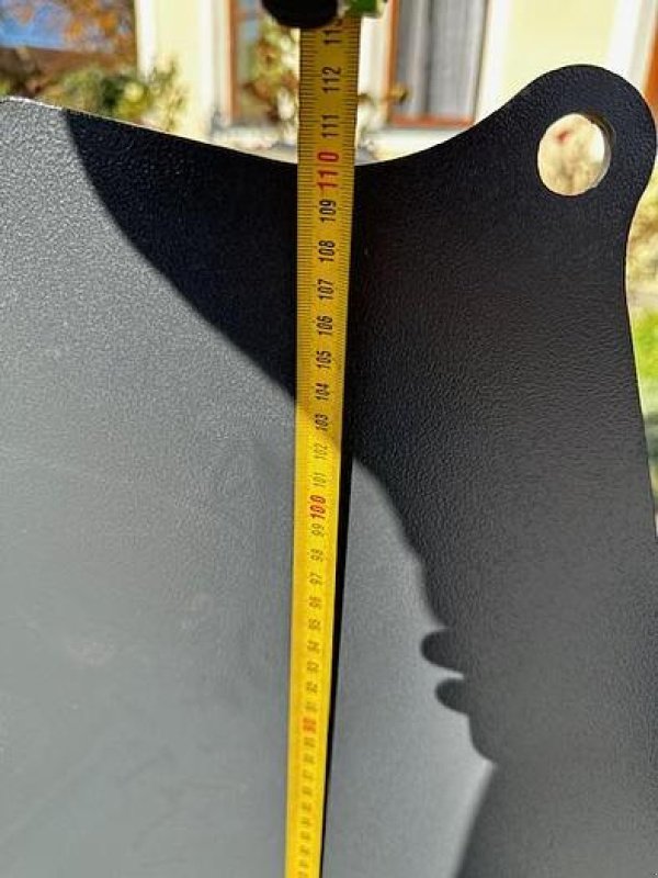 Schaufel des Typs Big Dutchman Volumenschaufel 220 cm mit Merlo ZM2 Aufnahme, Neumaschine in Göpfritz an der Wild (Bild 5)