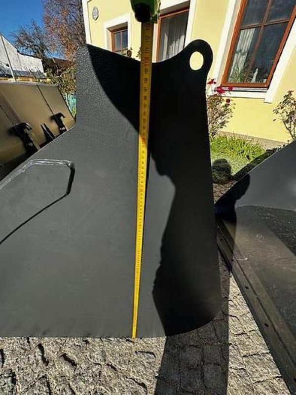 Schaufel des Typs Big Dutchman Volumenschaufel 220 cm mit Merlo ZM2 Aufnahme, Neumaschine in Göpfritz an der Wild (Bild 4)