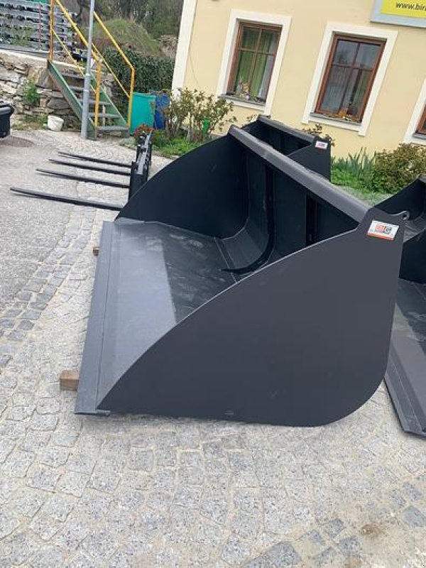 Schaufel des Typs Big Dutchman Volumenschaufel 250 cm mit Euro Aufnahme, Neumaschine in Göpfritz an der Wild (Bild 3)